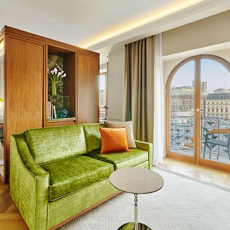 Intercontinental Athenee Palace Bucharest, An Ihg Hotel Exterior foto A room at the Hotel du Pont de l'Alma