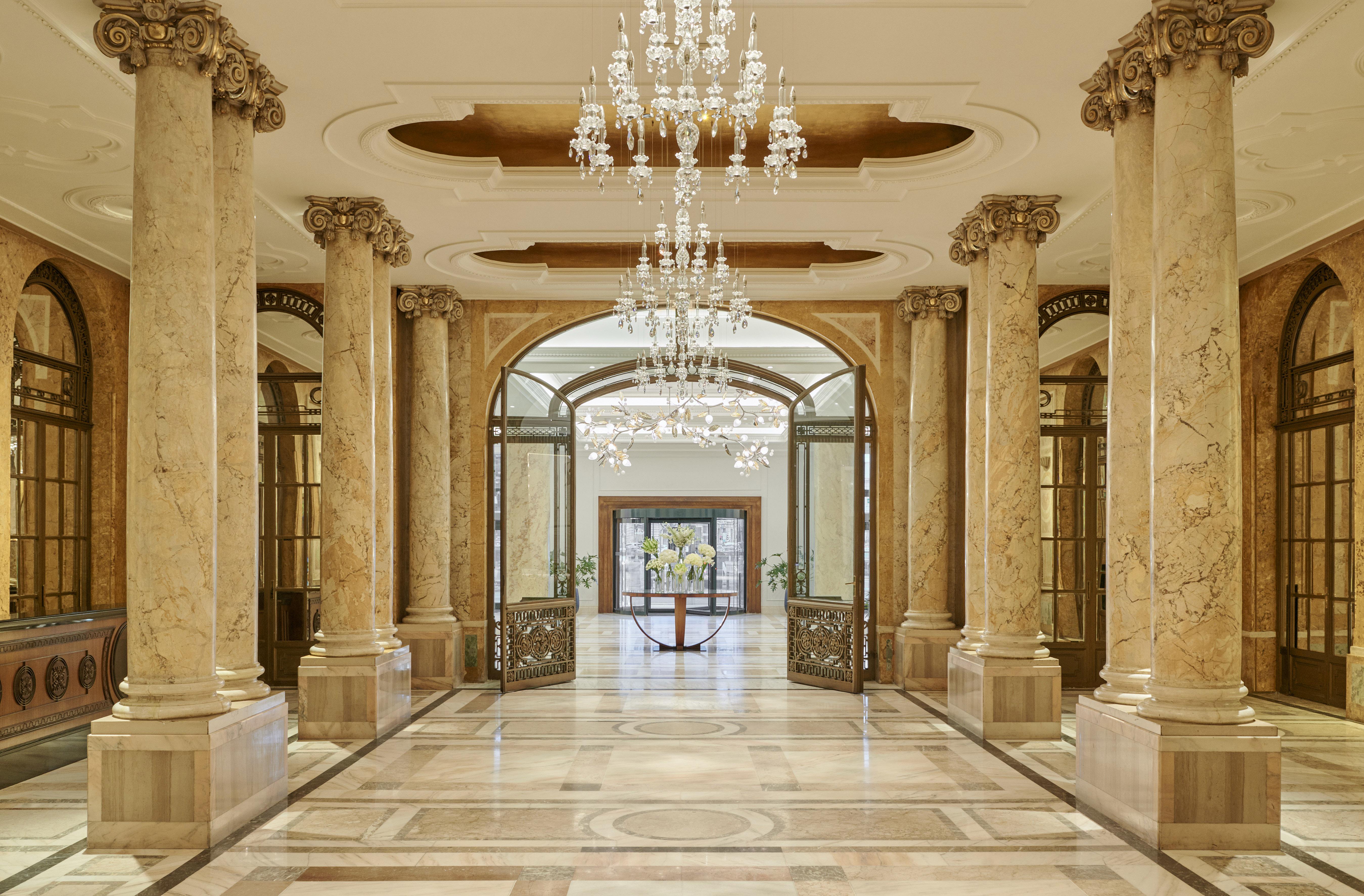 Intercontinental Athenee Palace Bucharest, An Ihg Hotel Exterior foto The hotel's lobby