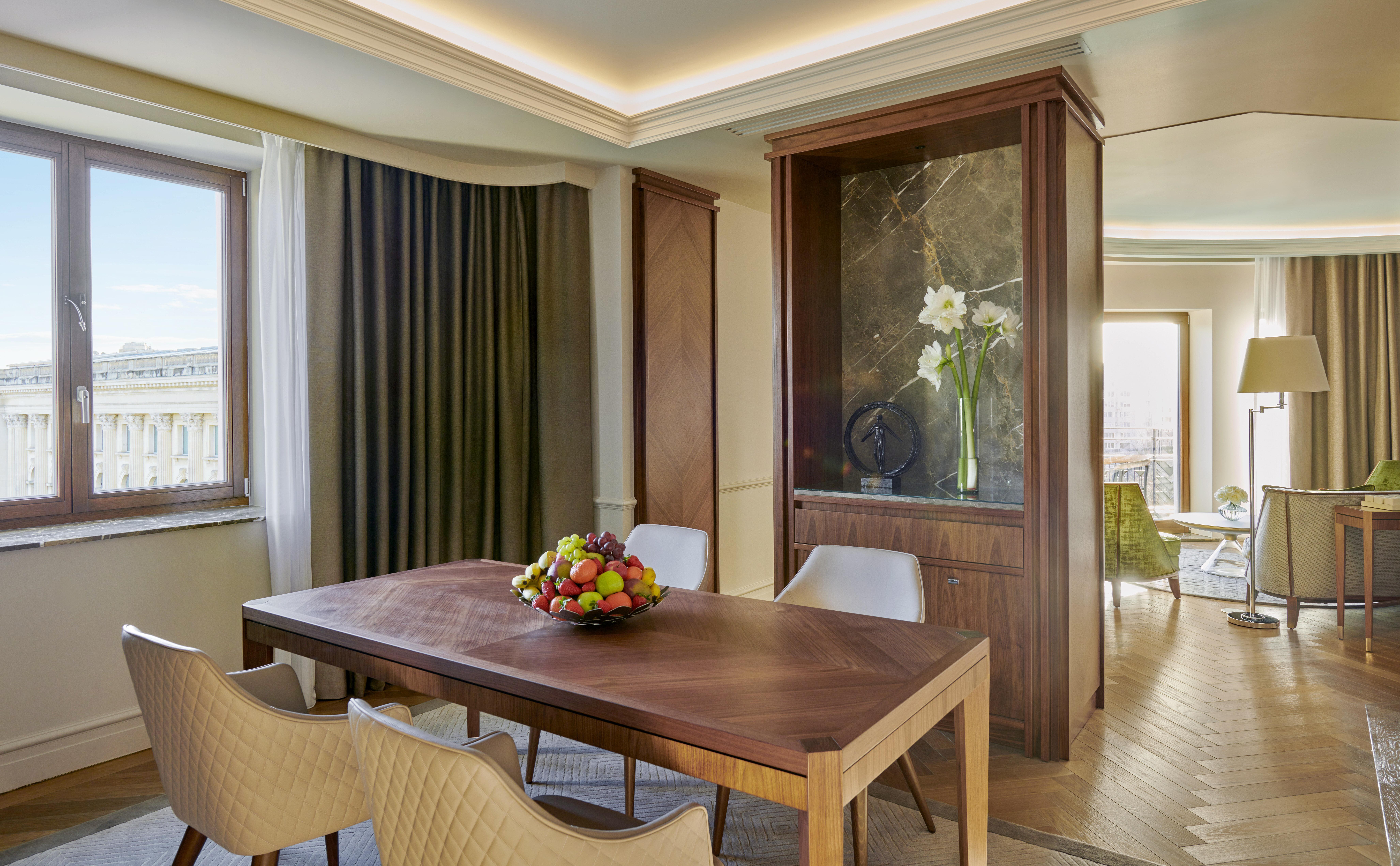 Intercontinental Athenee Palace Bucharest, An Ihg Hotel Exterior foto A suite at the hotel
