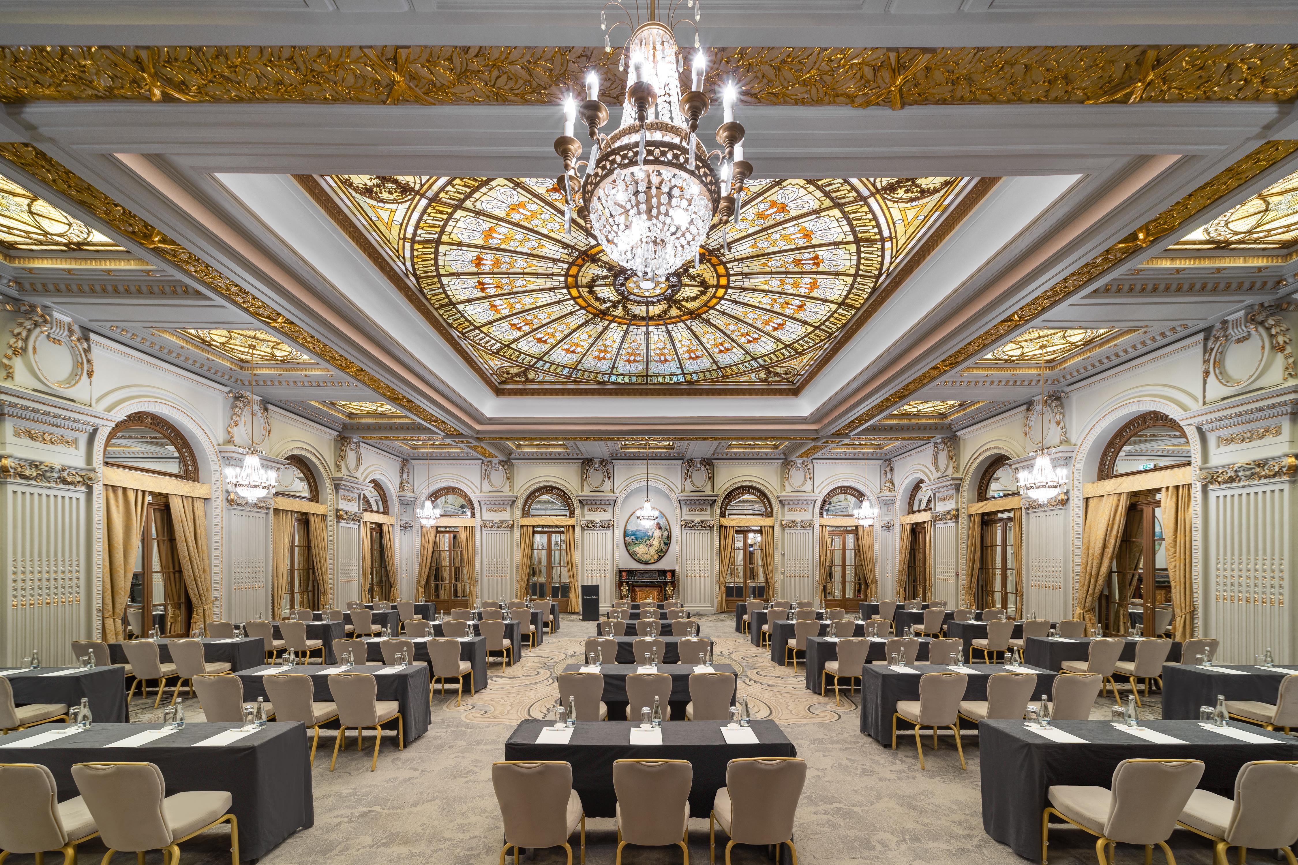 Intercontinental Athenee Palace Bucharest, An Ihg Hotel Exterior foto The Hall of the National Assembly