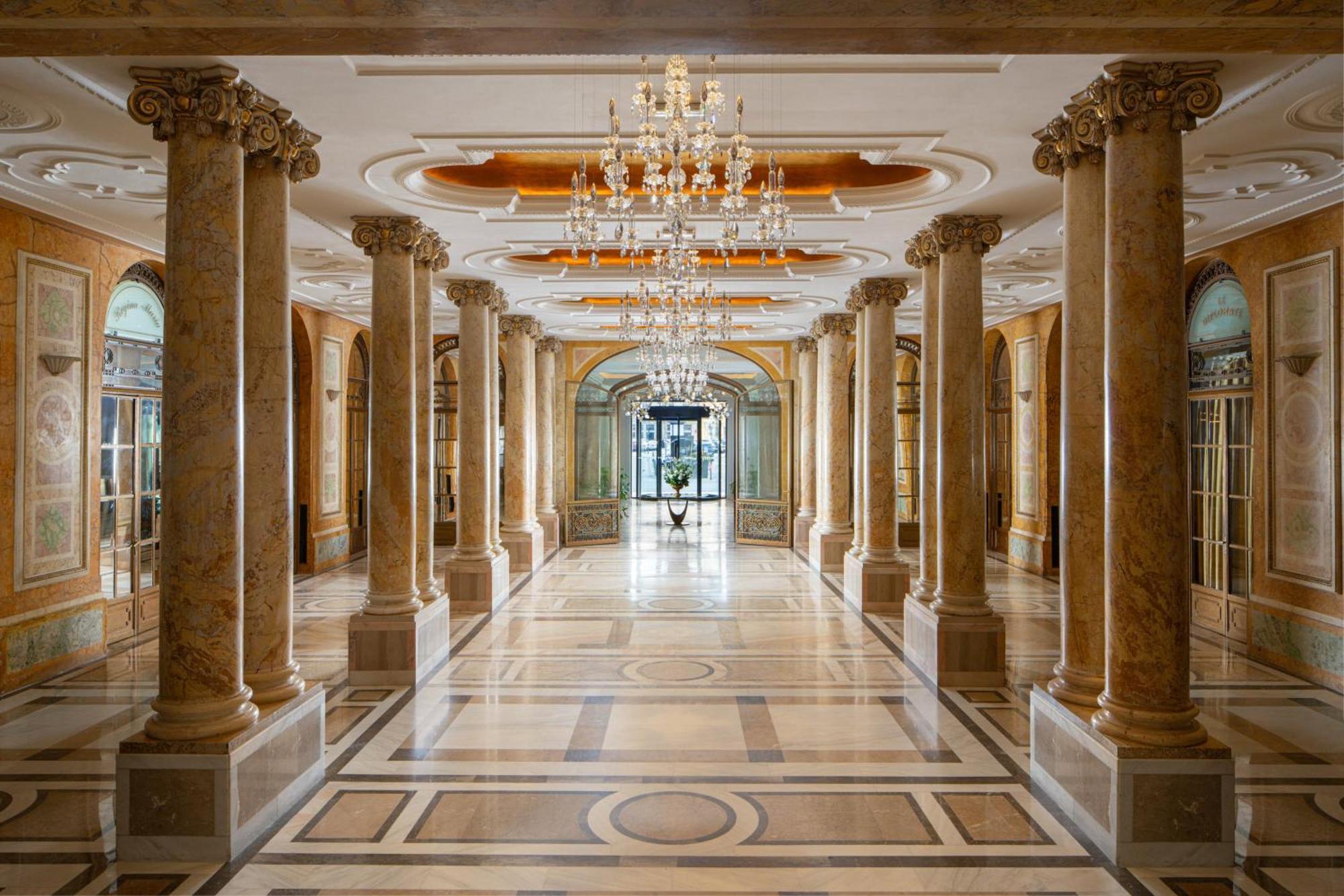 Intercontinental Athenee Palace Bucharest, An Ihg Hotel Exterior foto The hotel's lobby
